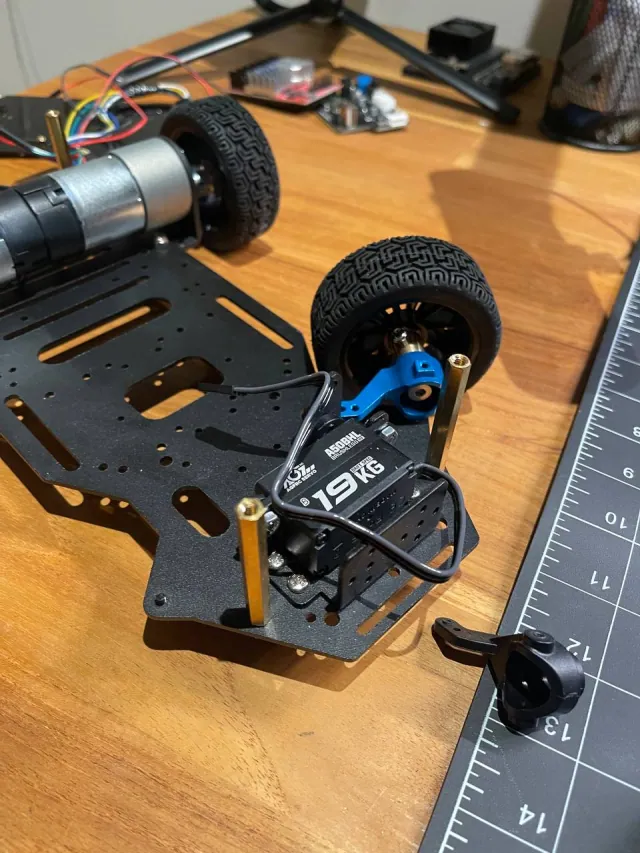 Changed the plastic steering hubs to aluminum ones and… (photo 1)