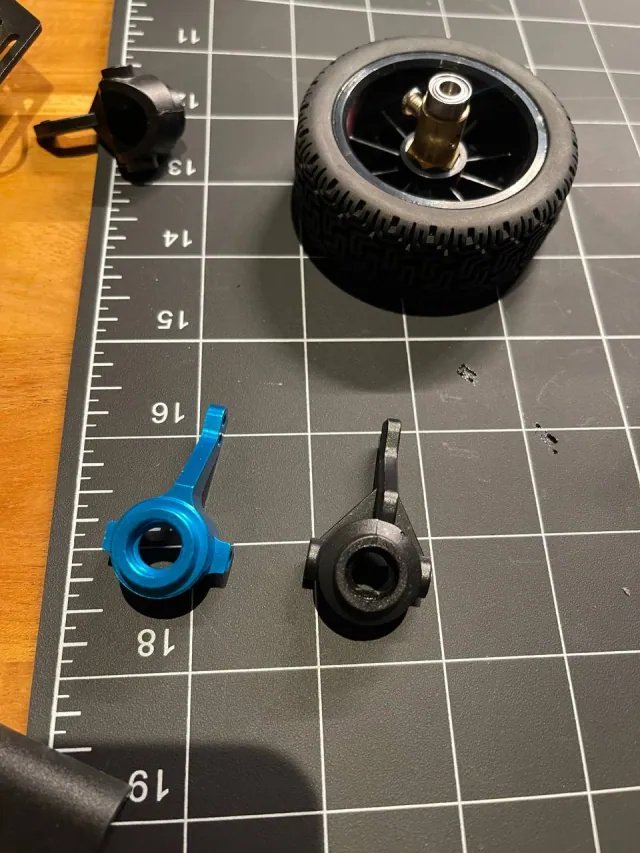 Changed the plastic steering hubs to aluminum ones and… (photo 2)