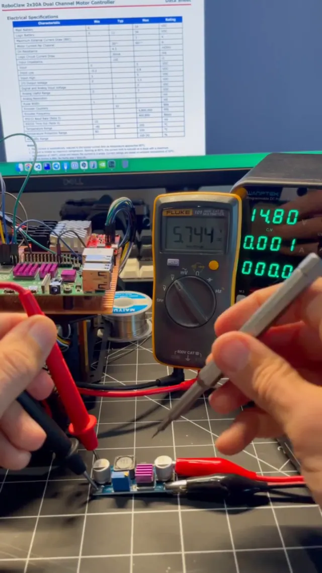 I added an LM2596 for the servo and set it to 6V like my… (video)