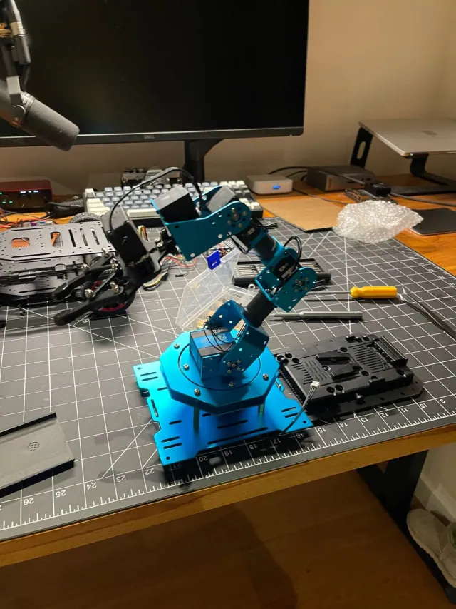 Took the robot completely apart and started assembling the… (photo 4)
